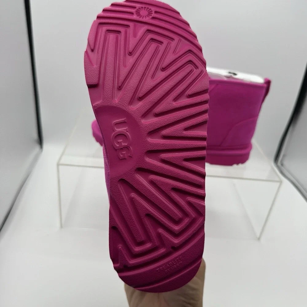 Brand New UGG Neumel II Rose Pink Chukka Ankle Boots Size 5 Big Kids 1017320K